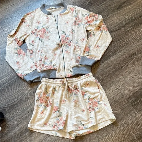 Hem & Thread Lounge Floral Zip-Up Jacket and Shorts Set size small - Picture 1 of 2